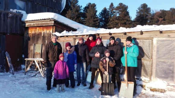 В Колпашевском районе продолжается акция по уборке снега